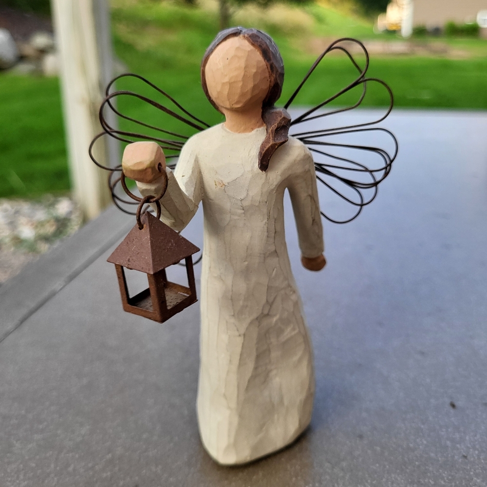 Willow Tree Angel of Hope figurine